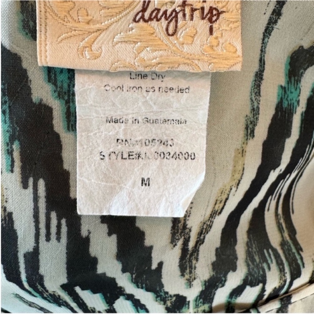 DayTrip Multicolored Sheer Pattern Blouse - Picture 9 of 9